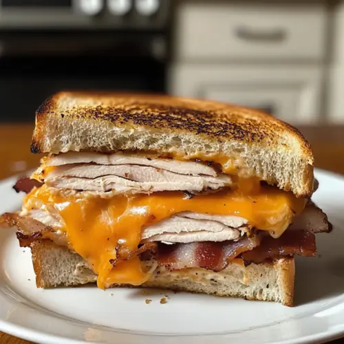 Cheddar und Speck Puten-Melt auf Sauerteig